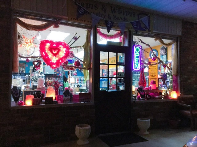 2019 Valentine's Day window display